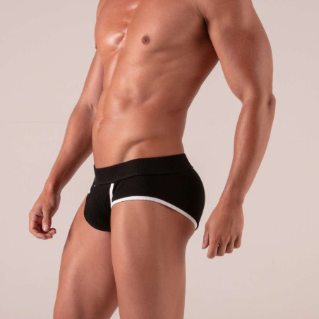 versatile brief